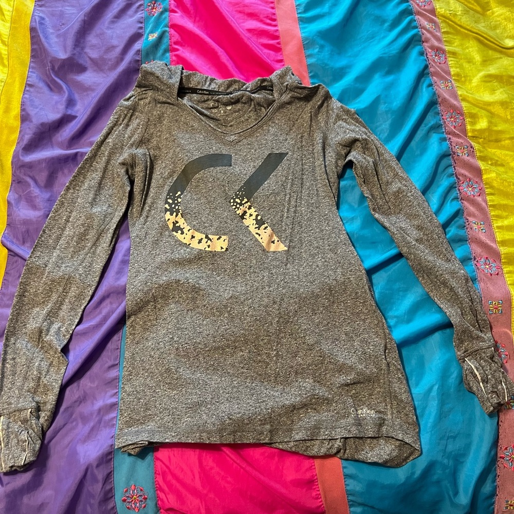 Calvin Klein Women’s S. Long sleeve w/ hood
